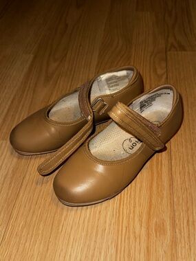 Girls tap shoes